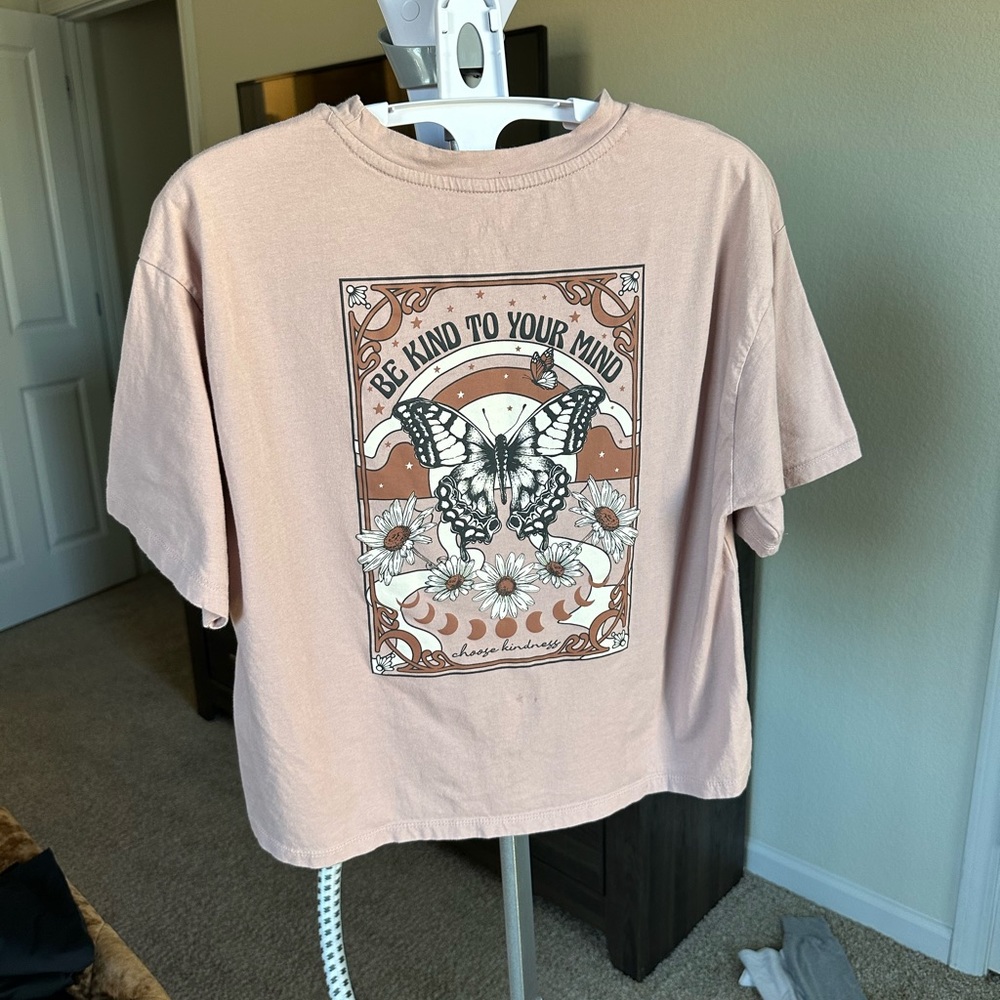 Butterfly boho graphic crop t shirt size XL
